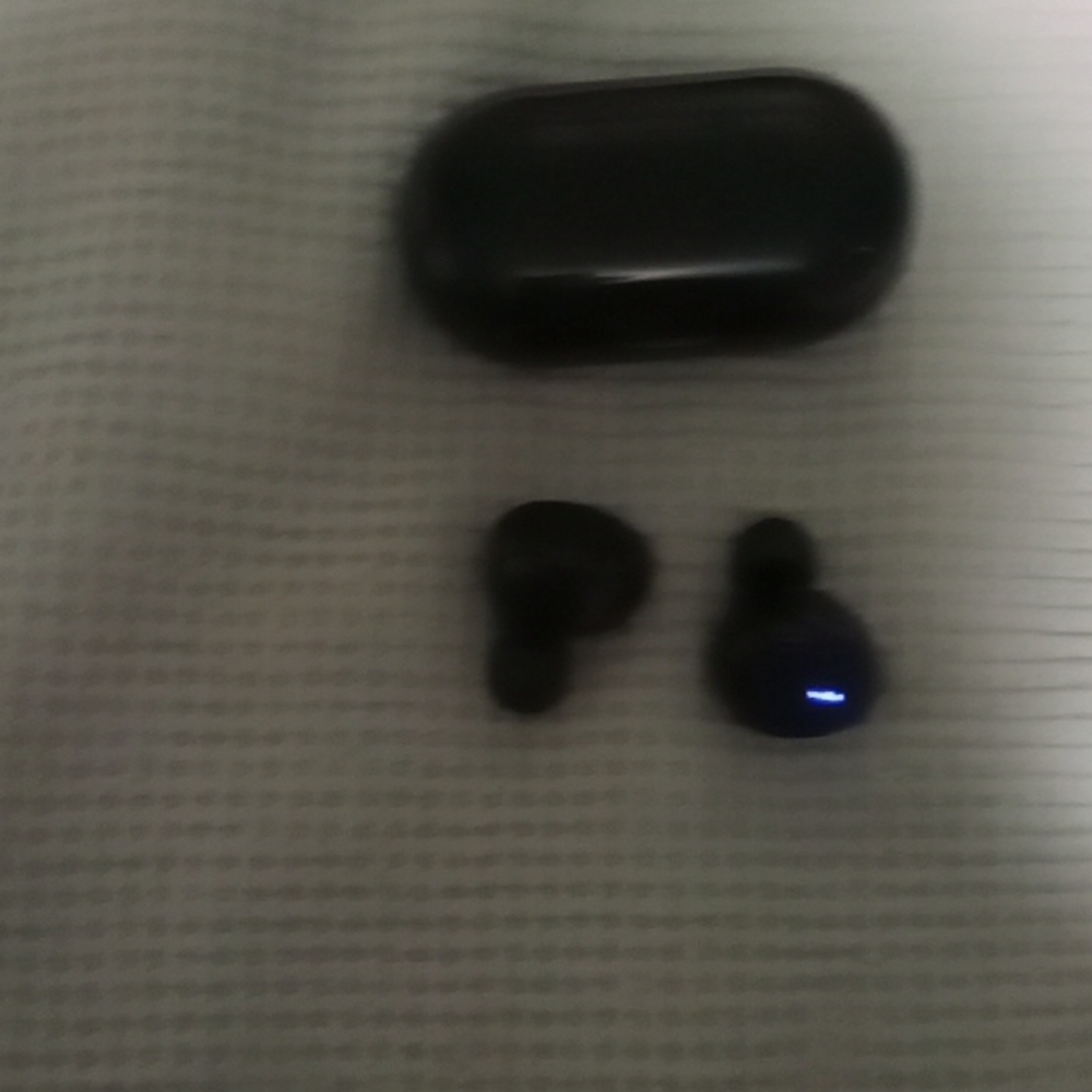 Ear buds - Picture 3 of 3